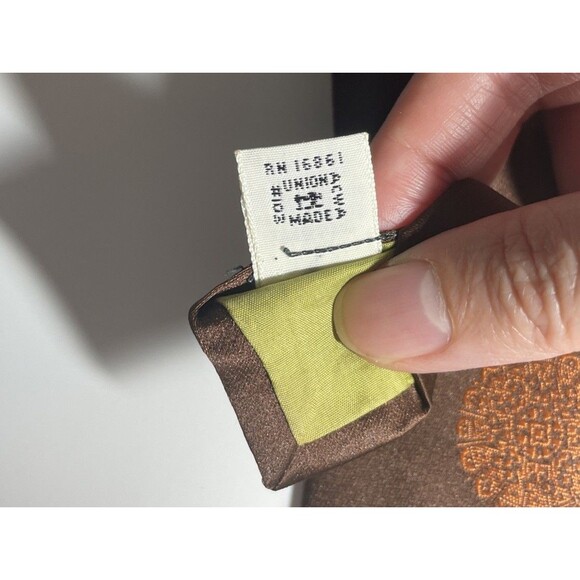 Vintage Brown Silk Tie with Orange Medallion Pattern Silk Fabric Switzerland - Picture 4 of 6